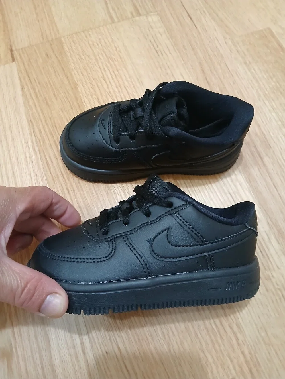 Nike Air Force 1 Athletic/Lifestyle Shoes Size 9C Unisex